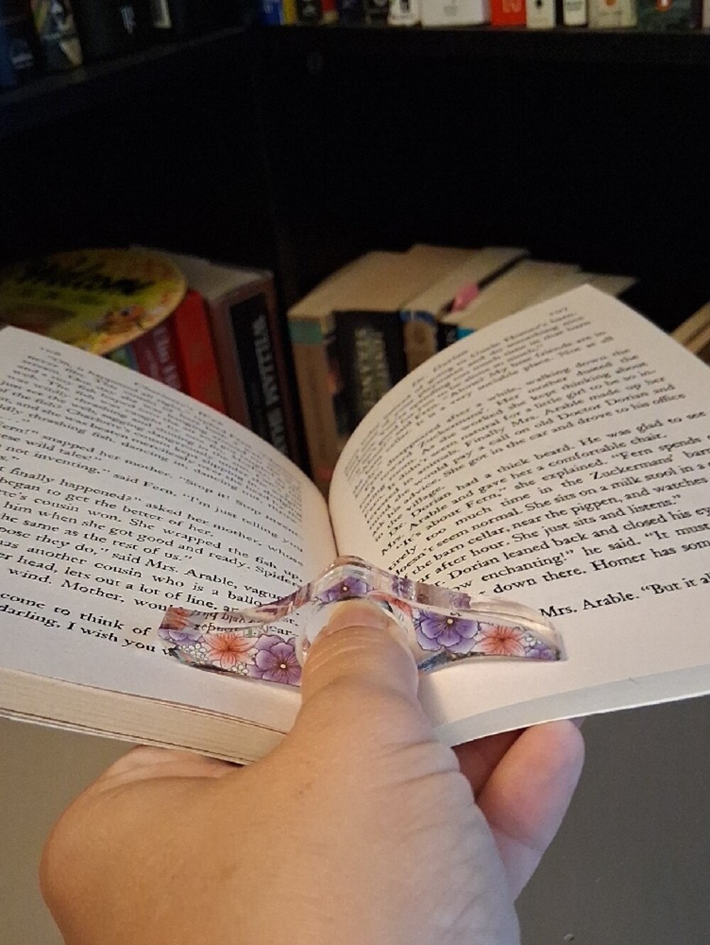 Floral Purple Resin Thumb Page Holder - Picture 2 of 2